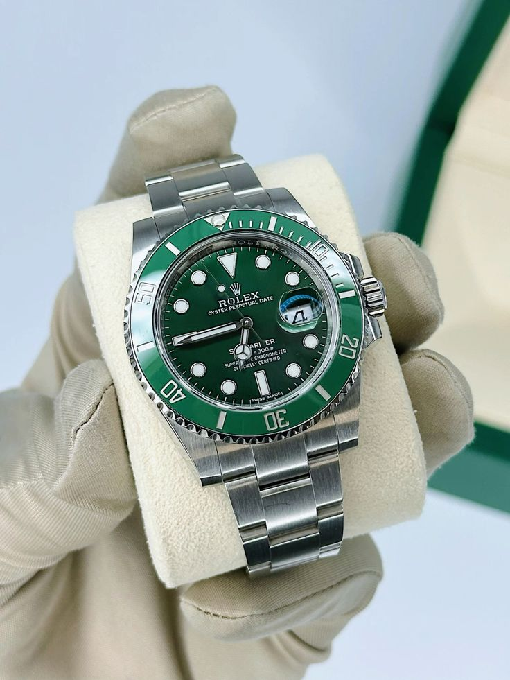 Submariner Emerald Steel